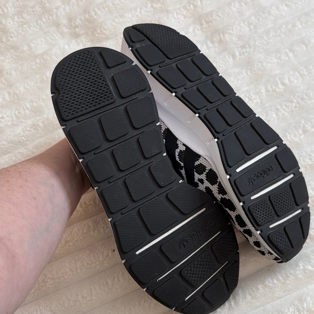 Adidas black and gray leopard print Sneakers - Picture 4 of 4